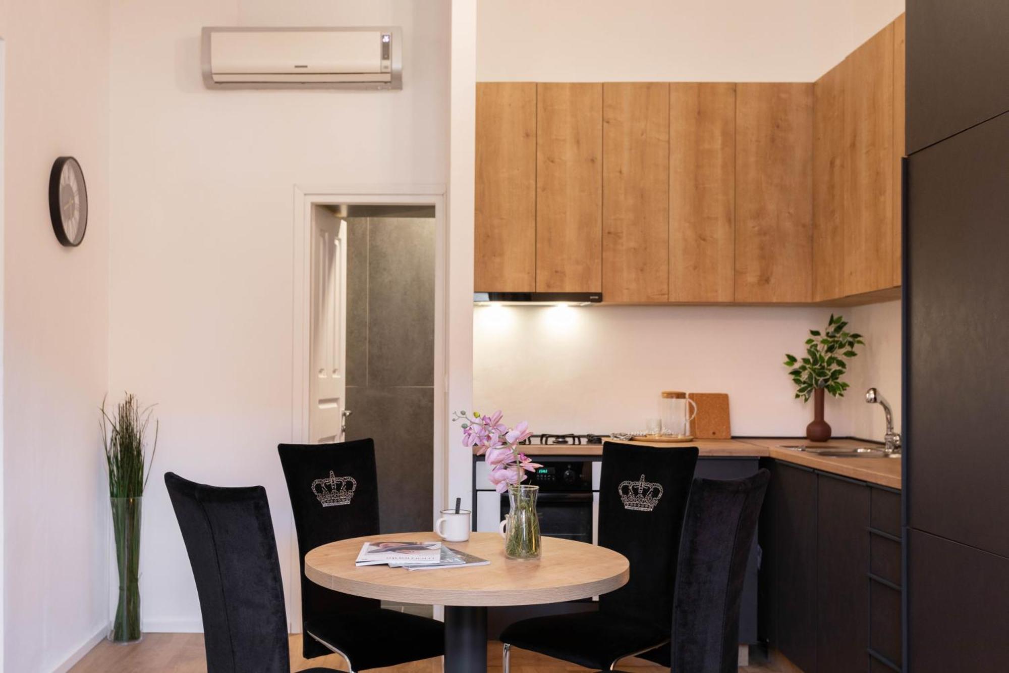 Design And Modern Apartments In Heart Of 자그레브 외부 사진