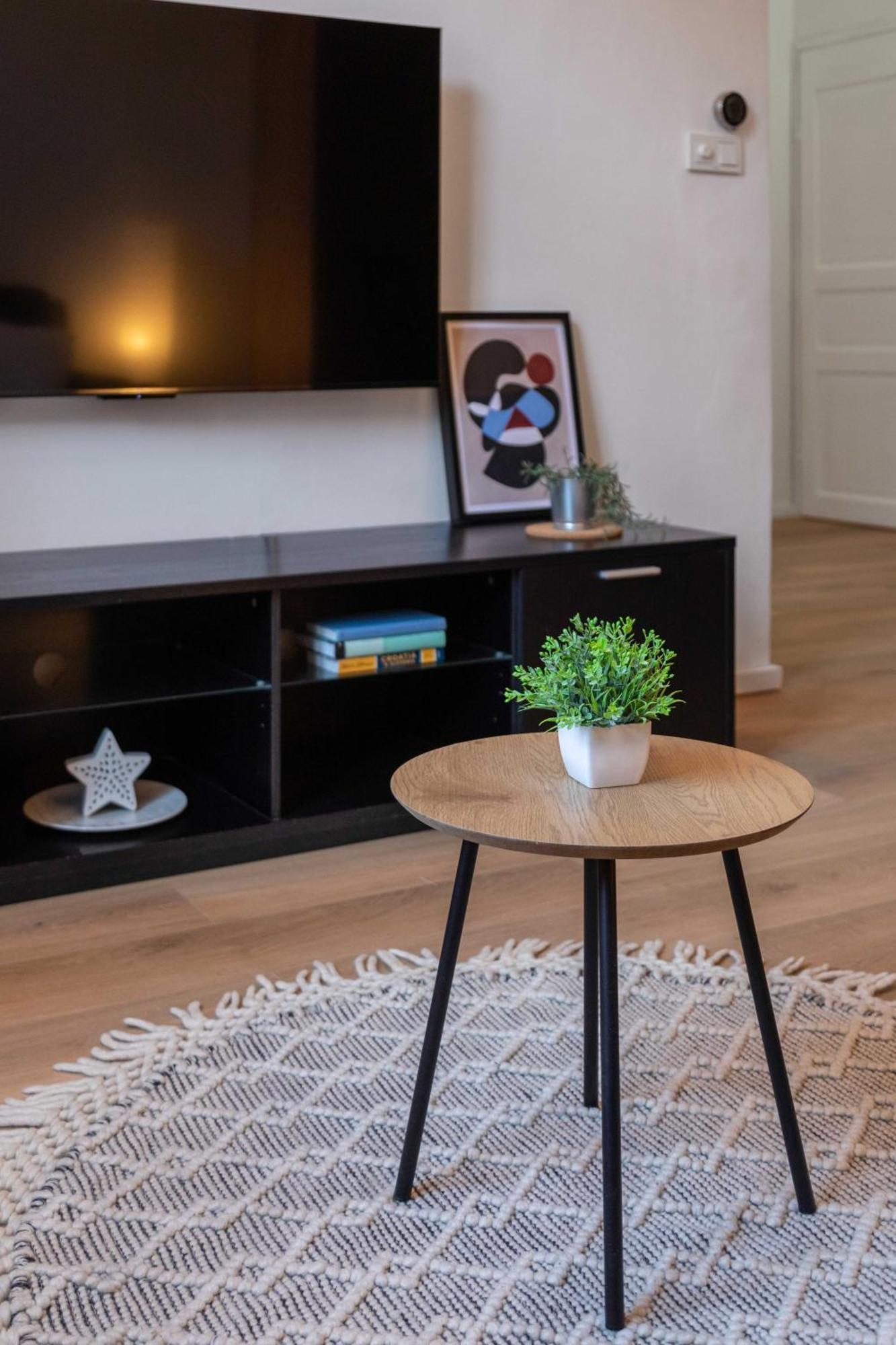 Design And Modern Apartments In Heart Of 자그레브 외부 사진
